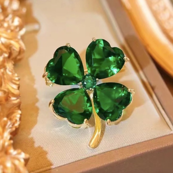 Jewelry - 4 leafed clover brooch BNIP shamrock St Patrick's Day Ireland pin